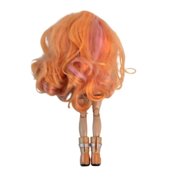 Rainbow High Winter Break Poppy Rowan Orange Doll Skis Ice Skates Stand - Picture 4 of 14